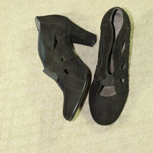 Aerosoles Women's size 9 Black Faux Nubuck Leather 3.5" Heels